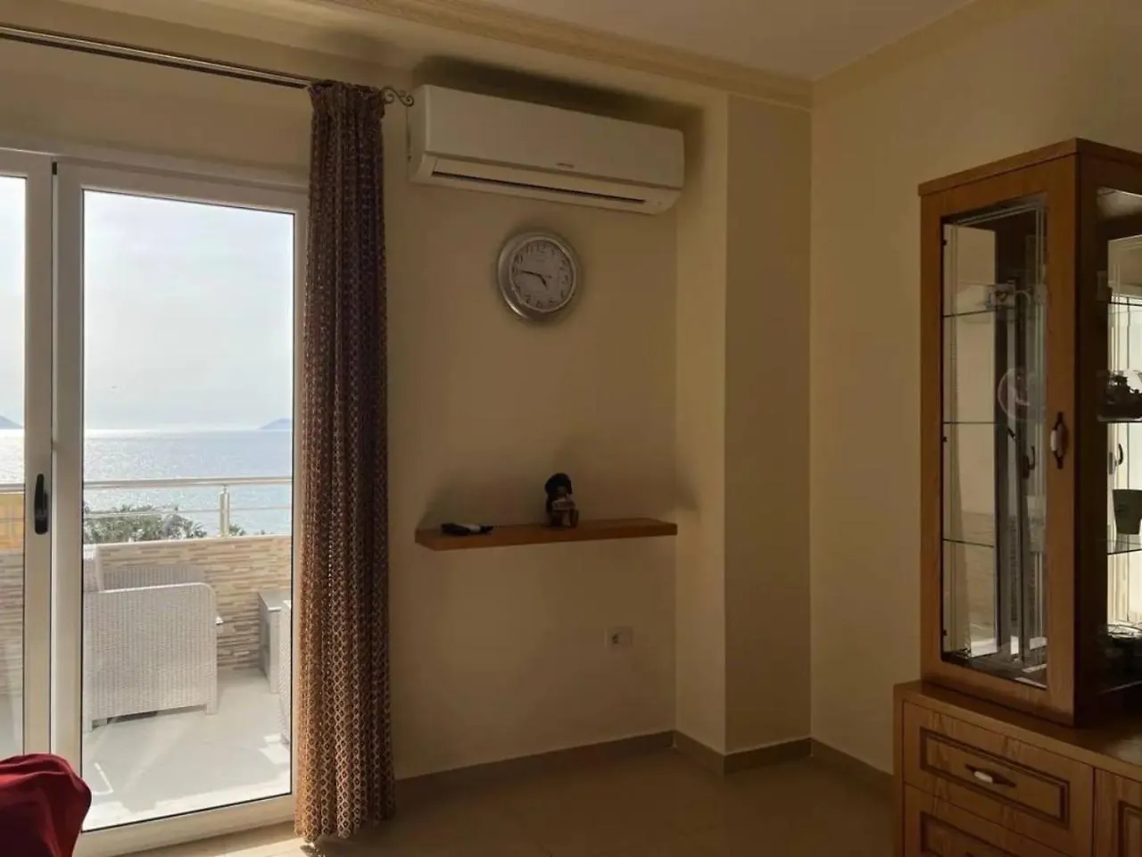 Deluxe Beachfront Apartment By Apartmentsvloraholidays 0*, Vlore Albania