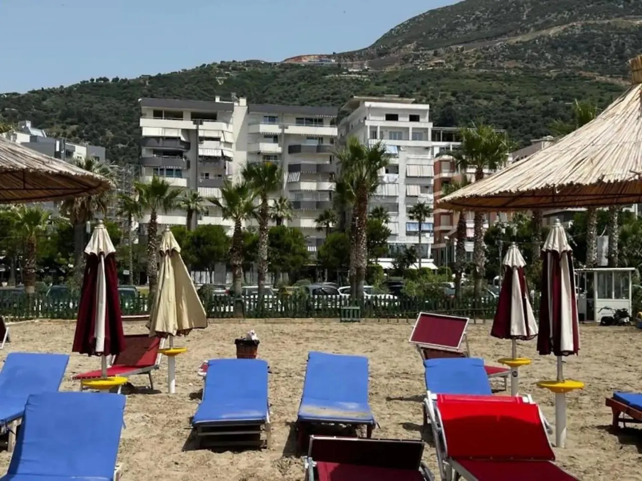 Deluxe Beachfront Apartment By Apartmentsvloraholidays 0*, Vlore Albania