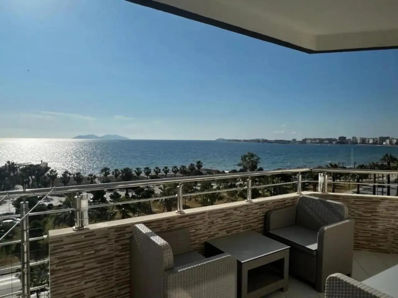 Deluxe Beachfront Apartment By Apartmentsvloraholidays 0*, Vlore