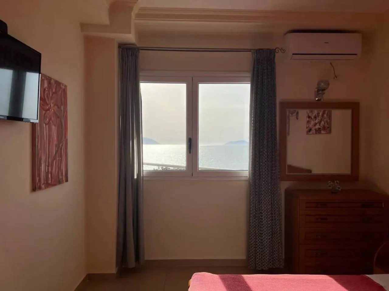 Deluxe Beachfront Apartment By Apartmentsvloraholidays Albania