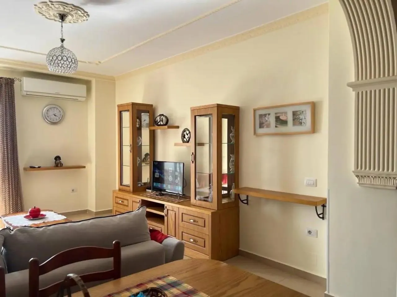 Deluxe Beachfront Apartment By Apartmentsvloraholidays 0*, Vlore