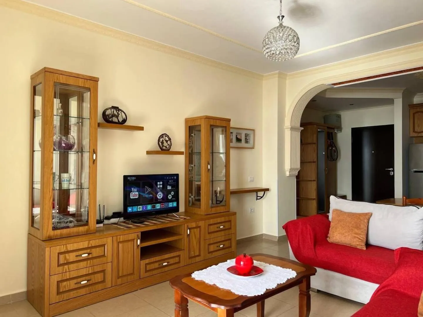 Deluxe Beachfront Apartment By Apartmentsvloraholidays